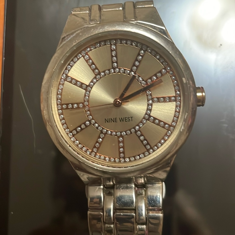 Beautiful Vintage Nine West Watch in Excellent Condition.